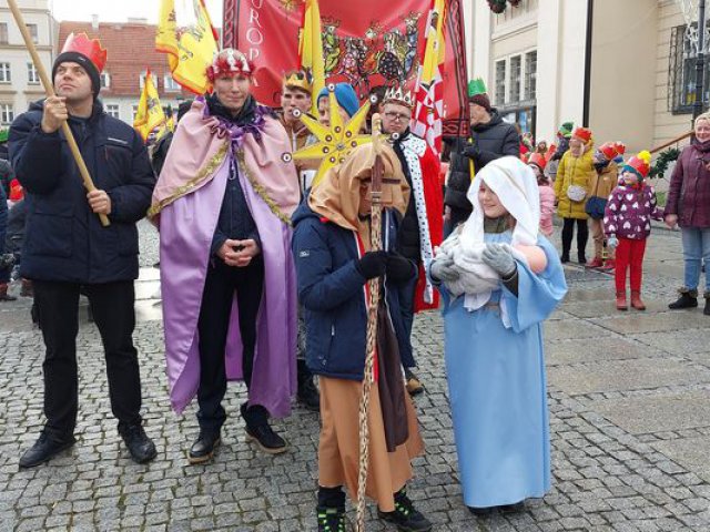 [FOTO] Barwny Orszak Trzech Króli przeszedł przez Świebodzice