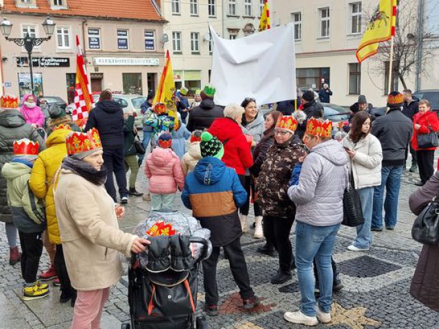 [FOTO] Barwny Orszak Trzech Króli przeszedł przez Świebodzice