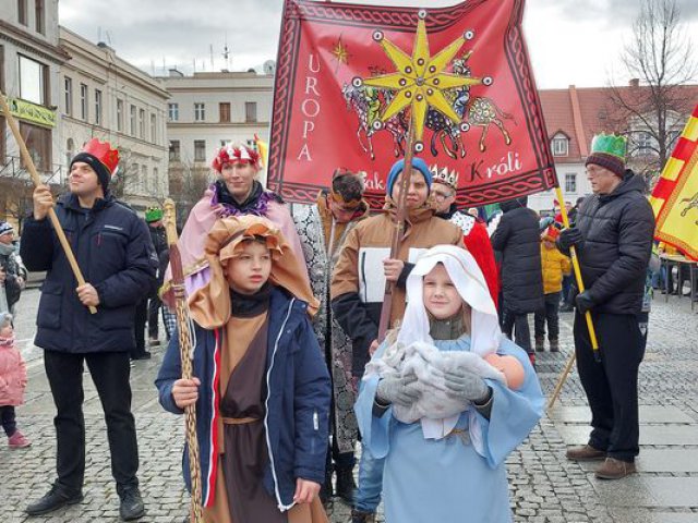 [FOTO] Barwny Orszak Trzech Króli przeszedł przez Świebodzice