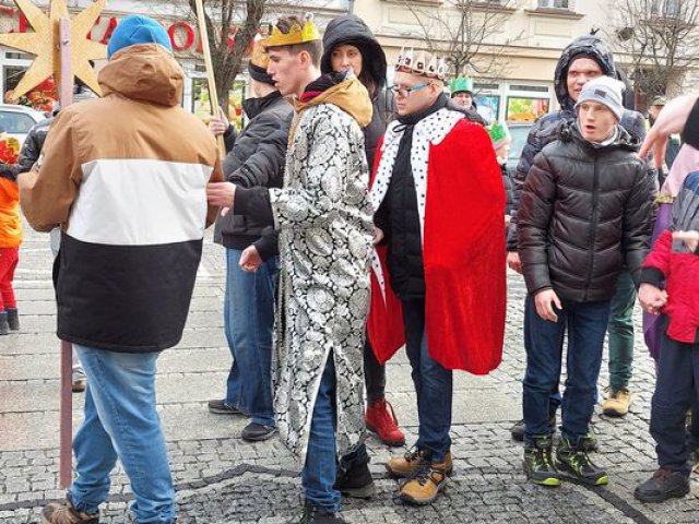 [FOTO] Barwny Orszak Trzech Króli przeszedł przez Świebodzice