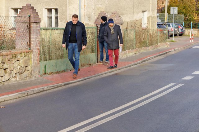 [FOTO] Kolejne chodniki oddane do użytku