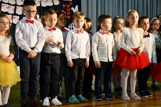 Dzień Babci i Dziadka w Szkole Podstawowej w Marcinowicach [Foto]