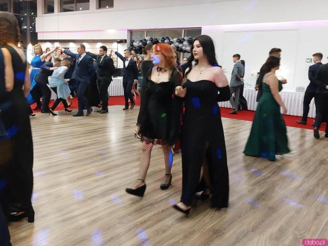 [FOTO] Studniówka 2023. Tak bawił się Zespół Szkół Hotelarsko-Turystycznych im. Tony Halika w Świdnicy