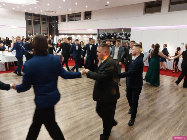 [FOTO] Studniówka 2023. Tak bawił się Zespół Szkół Hotelarsko-Turystycznych im. Tony Halika w Świdnicy