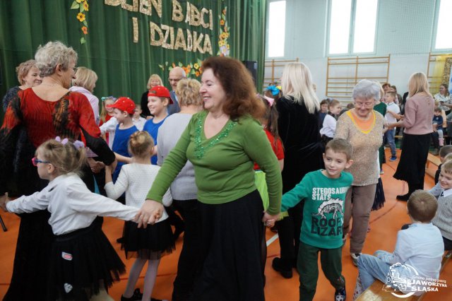 Przedstawienie z okazji Dnia Babci i Dziadka w Starym Jaworowie [Foto]
