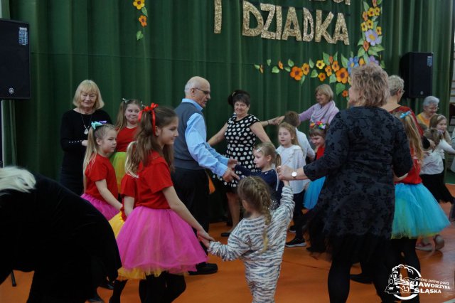 Przedstawienie z okazji Dnia Babci i Dziadka w Starym Jaworowie [Foto]