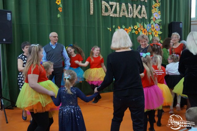 Przedstawienie z okazji Dnia Babci i Dziadka w Starym Jaworowie [Foto]