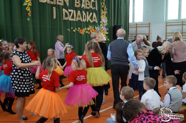 Przedstawienie z okazji Dnia Babci i Dziadka w Starym Jaworowie [Foto]