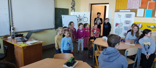 Dzieci ze Szkoły Podstawowej w Mokrzeszowie poznawały tajniki robotyki i elektroniki [Foto]