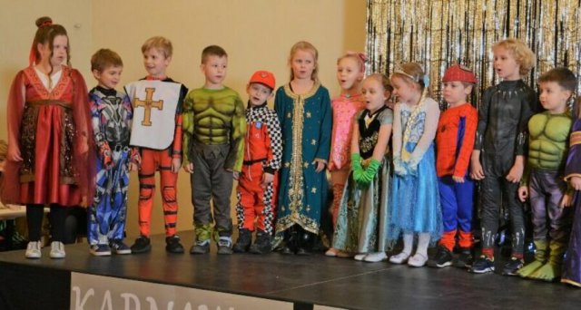 „Karnawał z Babcią i Dziadkiem” w Przedszkolu Tęcza w Międzyrzeczu [Foto]