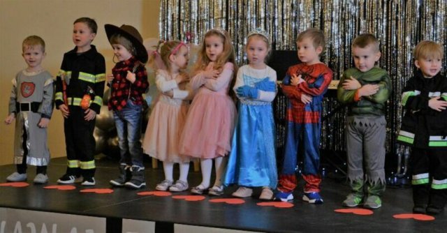 „Karnawał z Babcią i Dziadkiem” w Przedszkolu Tęcza w Międzyrzeczu [Foto]