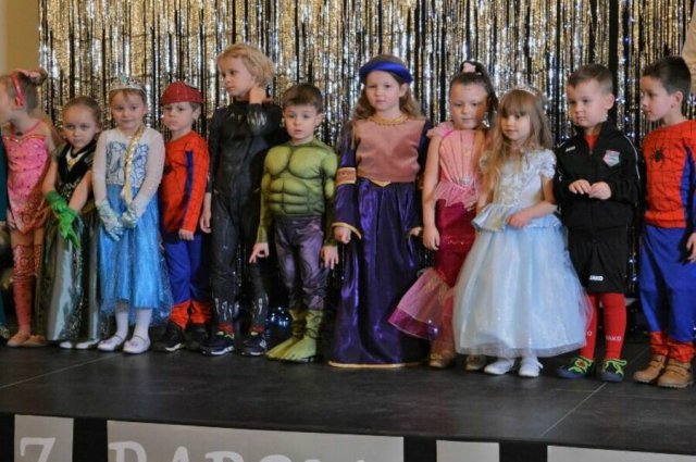 „Karnawał z Babcią i Dziadkiem” w Przedszkolu Tęcza w Międzyrzeczu [Foto]