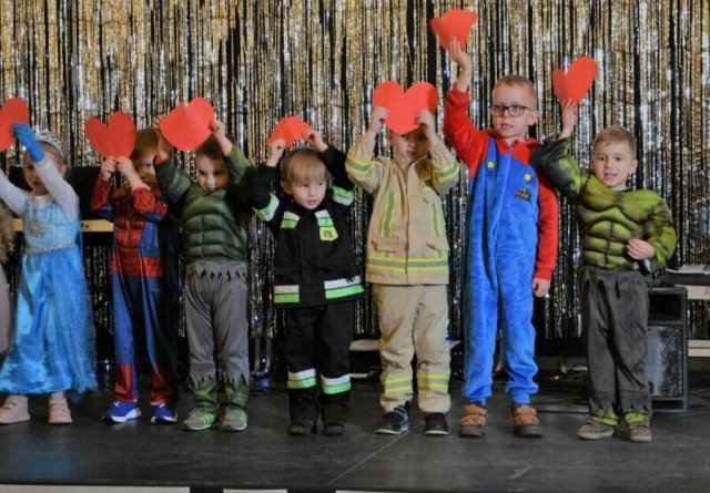 „Karnawał z Babcią i Dziadkiem” w Przedszkolu Tęcza w Międzyrzeczu [Foto]