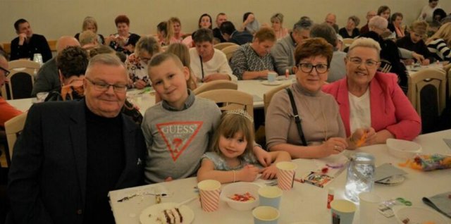 „Karnawał z Babcią i Dziadkiem” w Przedszkolu Tęcza w Międzyrzeczu [Foto]