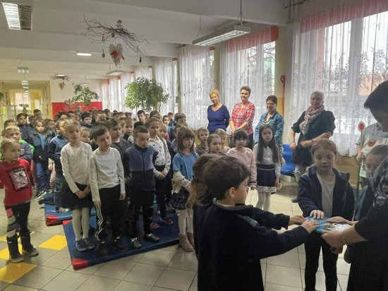 Pasowanie pierwszaków na czytelnika w Szkole Podstawowej nr 6 w Świdnicy