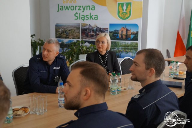 Policjanci podsumowali rok: przekraczanie prędkości, nieprawidłowe parkowanie, dzikie wysypiska