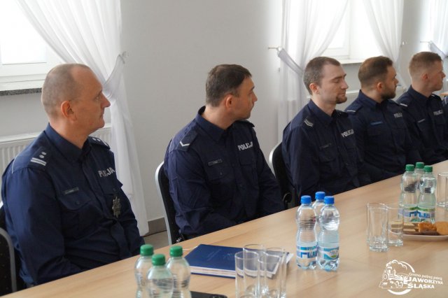 Policjanci podsumowali rok: przekraczanie prędkości, nieprawidłowe parkowanie, dzikie wysypiska
