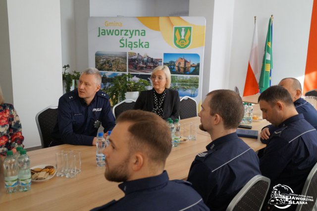 Policjanci podsumowali rok: przekraczanie prędkości, nieprawidłowe parkowanie, dzikie wysypiska