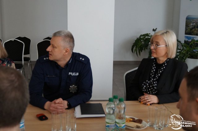 Policjanci podsumowali rok: przekraczanie prędkości, nieprawidłowe parkowanie, dzikie wysypiska