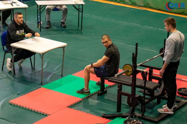 Zawody w wyciskaniu sztangi leżąc za nami [Foto]