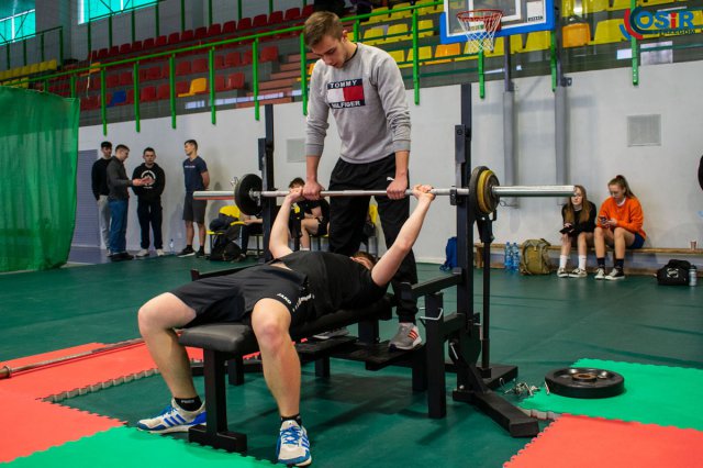 Zawody w wyciskaniu sztangi leżąc za nami [Foto]