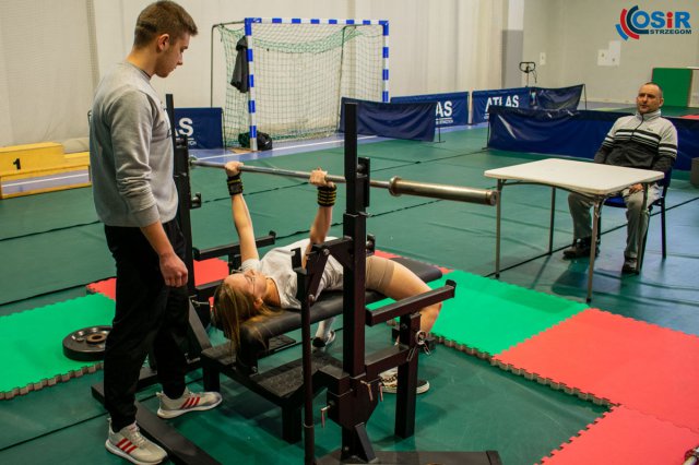 Zawody w wyciskaniu sztangi leżąc za nami [Foto]