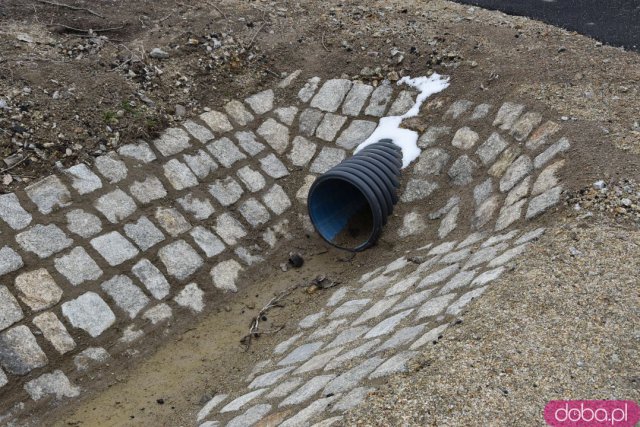 Zobacz, jak wygląda nowa droga między Tomkowicami a Godzieszówkiem. To nie jedyna inwestycja drogowa w gminie Strzegom w ostatnim czasie [Foto, Wideo]