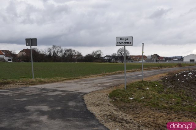Zobacz, jak wygląda nowa droga między Tomkowicami a Godzieszówkiem. To nie jedyna inwestycja drogowa w gminie Strzegom w ostatnim czasie [Foto, Wideo]