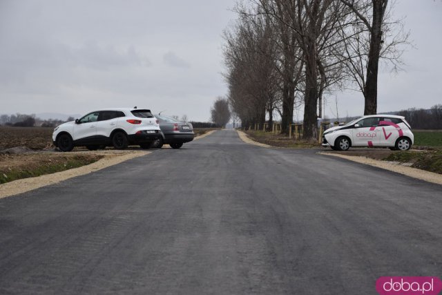 Zobacz, jak wygląda nowa droga między Tomkowicami a Godzieszówkiem. To nie jedyna inwestycja drogowa w gminie Strzegom w ostatnim czasie [Foto, Wideo]