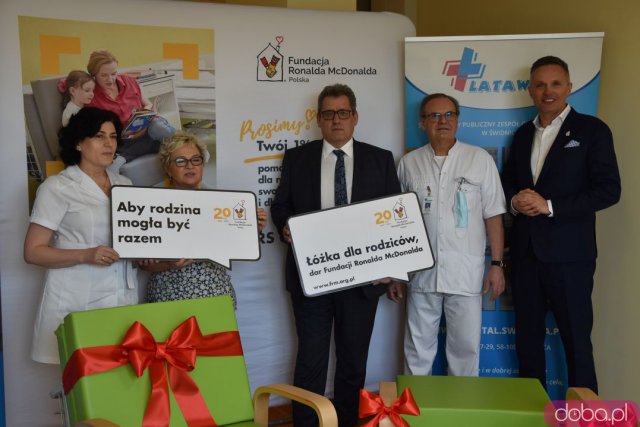 Fundacja Ronalda McDonalda przekazała siedem łóżek dla Latawca. Posłużą rodzicom przebywającym z dziećmi w placówce [Foto]