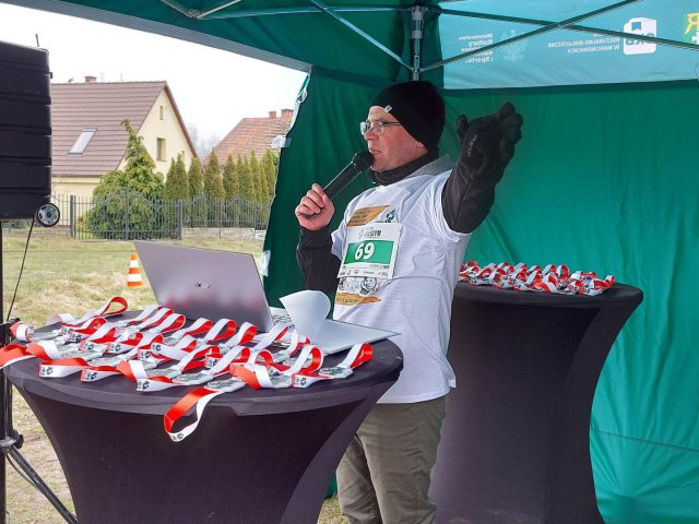 [FOTO] Pobiegli Tropem Wilczym! W Marcinowicach upamiętniono Niezłomnych 