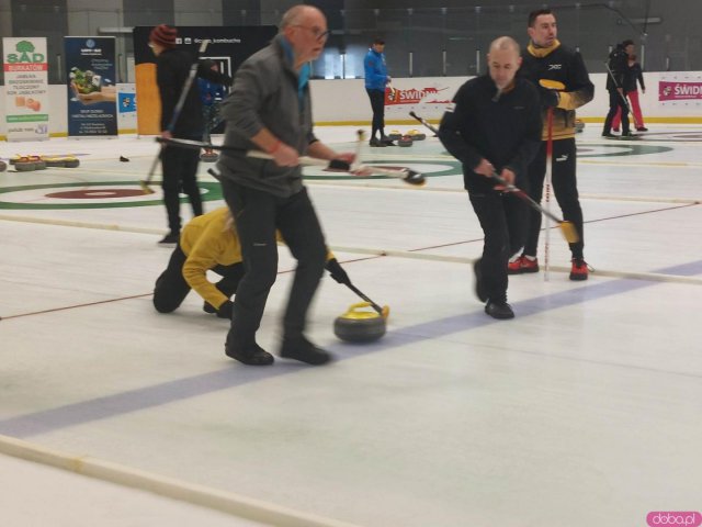 [FOTO] Kolejny dzień zmagań w curlingu