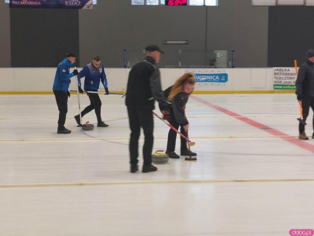 [FOTO] Kolejny dzień zmagań w curlingu