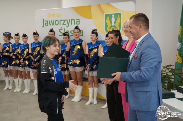 [FOTO] Stypendia sportowe i artystyczne rozdane