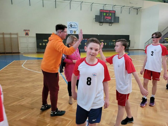 Drugi dzień emocji sportowych w Świebodzicach: Mini piłka ręczna chłopców [Foto]