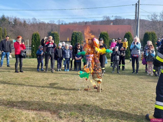 [FOTO] Pożegnali zimę i powitali wiosnę. Za nami coroczny piknik w Bystrzycy Górnej