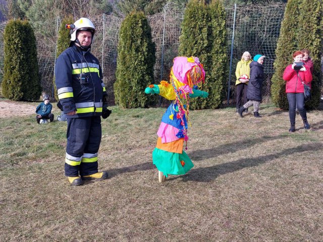 [FOTO] Pożegnali zimę i powitali wiosnę. Za nami coroczny piknik w Bystrzycy Górnej