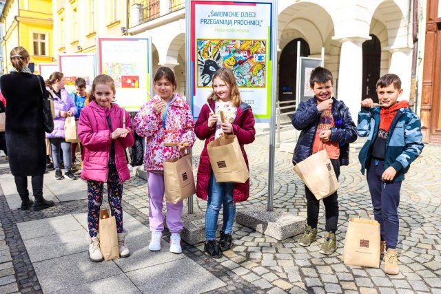 „Świdnickie dzieci przeganiają próchnicę”: Rostrzygnięcie konkursu plastycznego 
