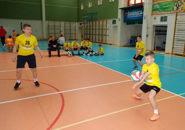 Podsumowanie minisiatkówki chłopców klas piątych w Świdnicy [Foto]