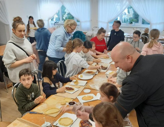 Kulinarne warsztaty zdobienia mazurków nabierają tempa [Foto]