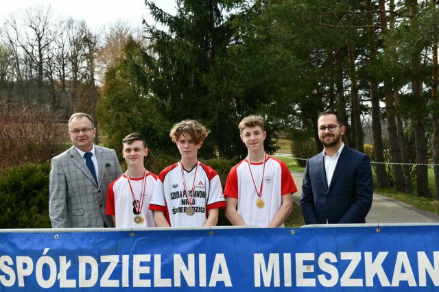 Wystartowały sztafetowe biegi przełajowe w Świebodzicach [Foto]