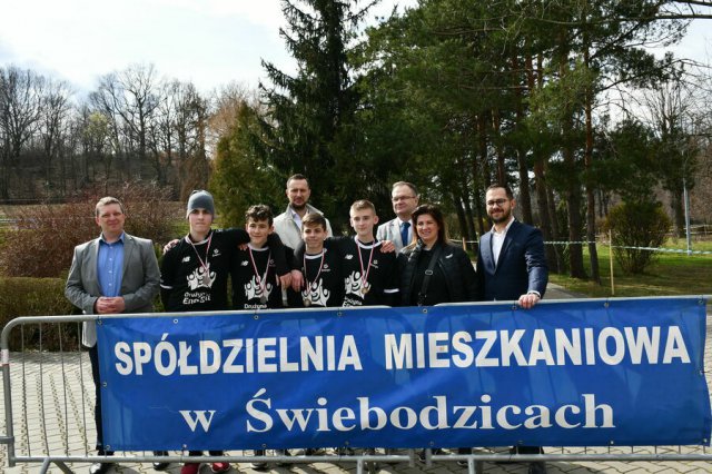 Wystartowały sztafetowe biegi przełajowe w Świebodzicach [Foto]