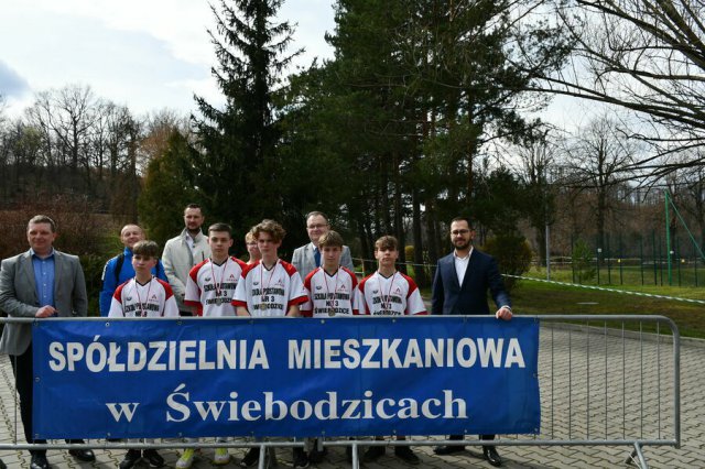 Wystartowały sztafetowe biegi przełajowe w Świebodzicach [Foto]