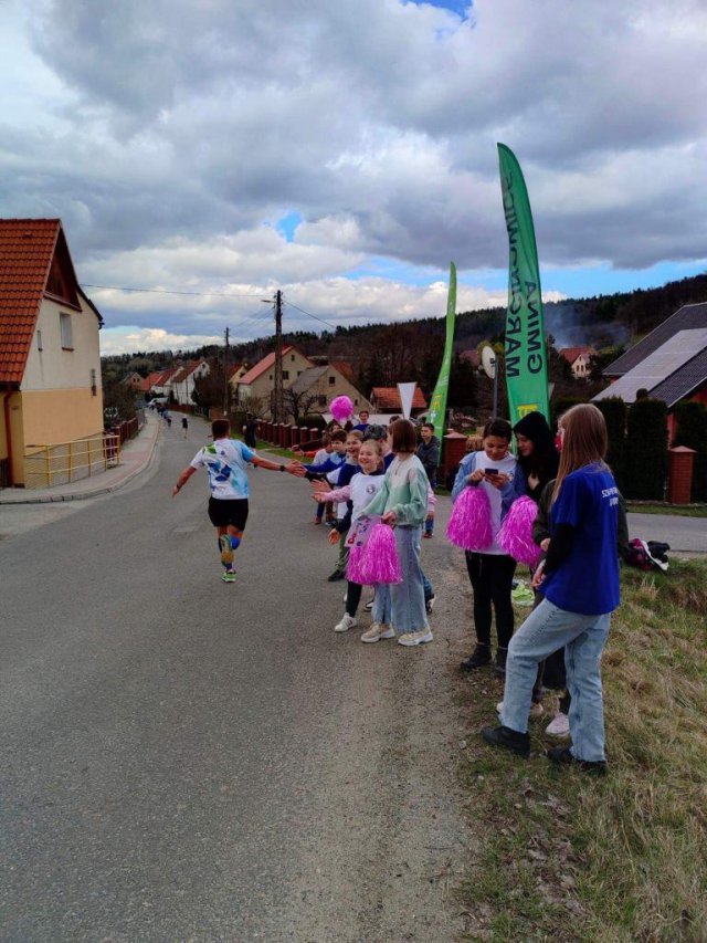 Biegali i kibicowali w Półmaratonie Ślężańskim [Foto]