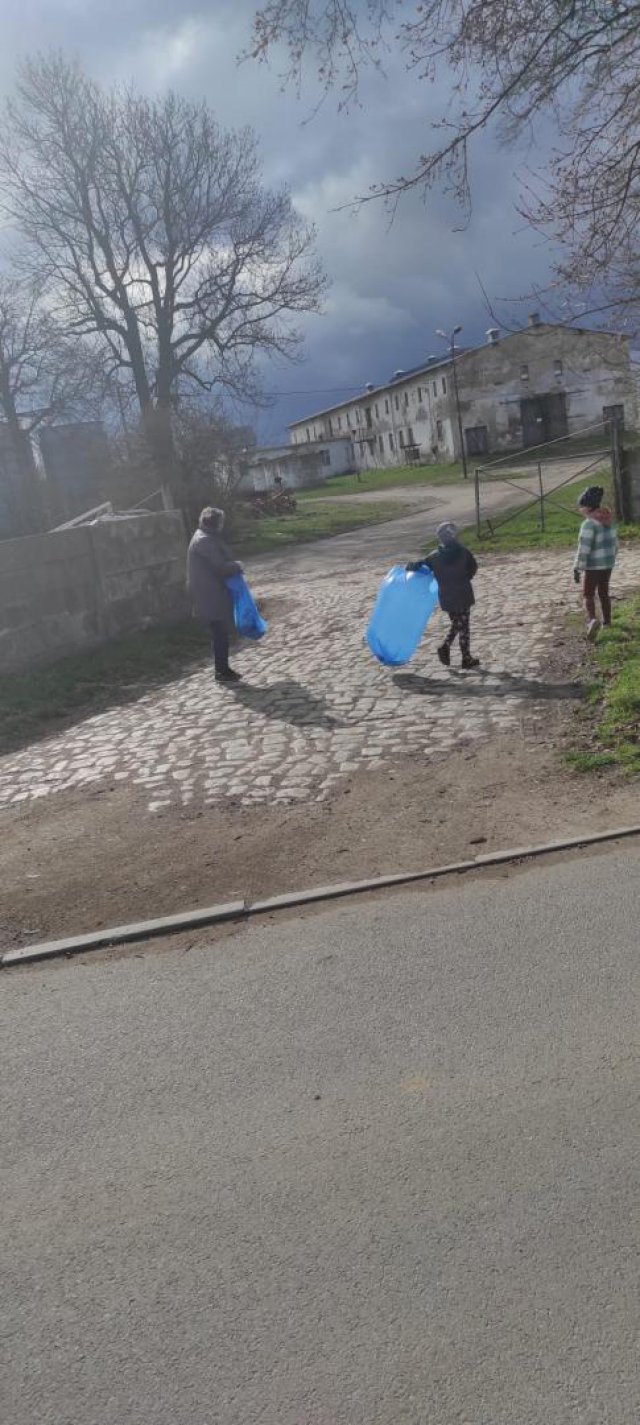 [FOTO] Wzięli sprawy w swoje ręce i posprzątali Boleścin