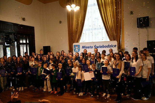 Gala przyznania stypendiów i nagród w Świebodzicach za nami [Foto]