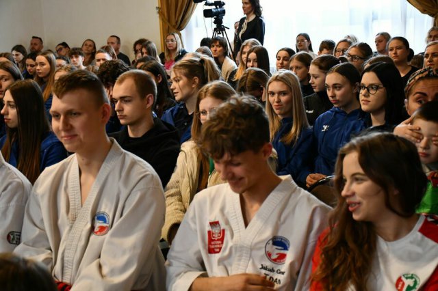 Gala przyznania stypendiów i nagród w Świebodzicach za nami [Foto]