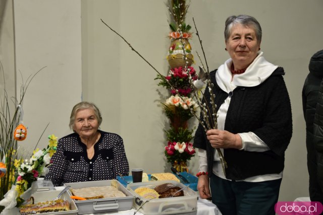 Stroiki, koszyczki, palmy, tradycyjne potrawy, występy artystyczne i wiele innych. Jarmark Wielkanocny zawitał do Strzegomia [Foto]