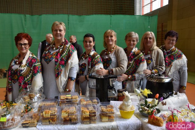 Stoły wypełnione po brzegi, piękne ozdoby, konkursy i występy. Za nami Jarmark Wielkanocny w Żarowie [Foto]