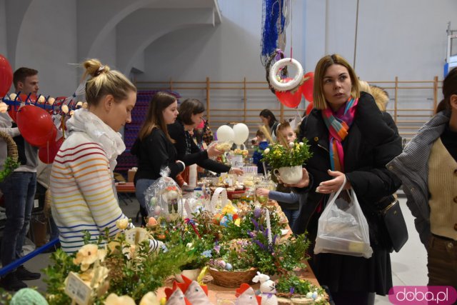 Występy, konkursy, bogato zastawione stoły i akcja charytatywna dla Agatki na Jarmarku Wielkanocnym w Jaworzynie Śląskiej [Foto]